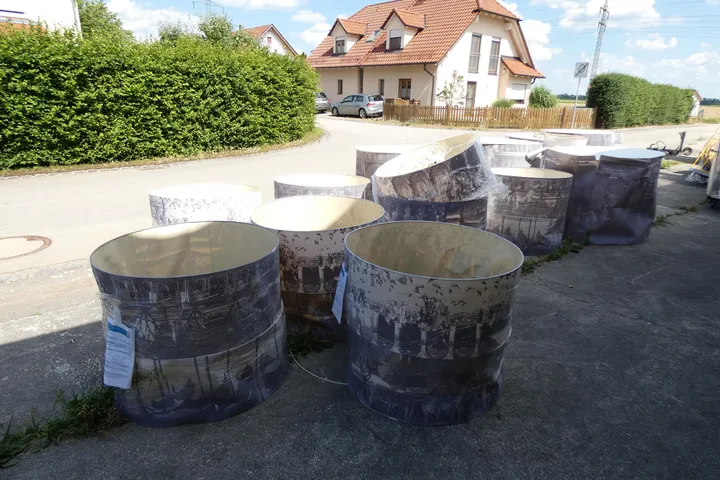 Konvolut Deckenleuchten, verschiedene Motive Maße in cm ca. ø90/120 / H: 100/40